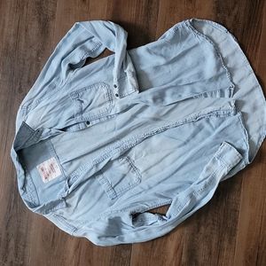 Mossimo boyfriend fit button up shirt